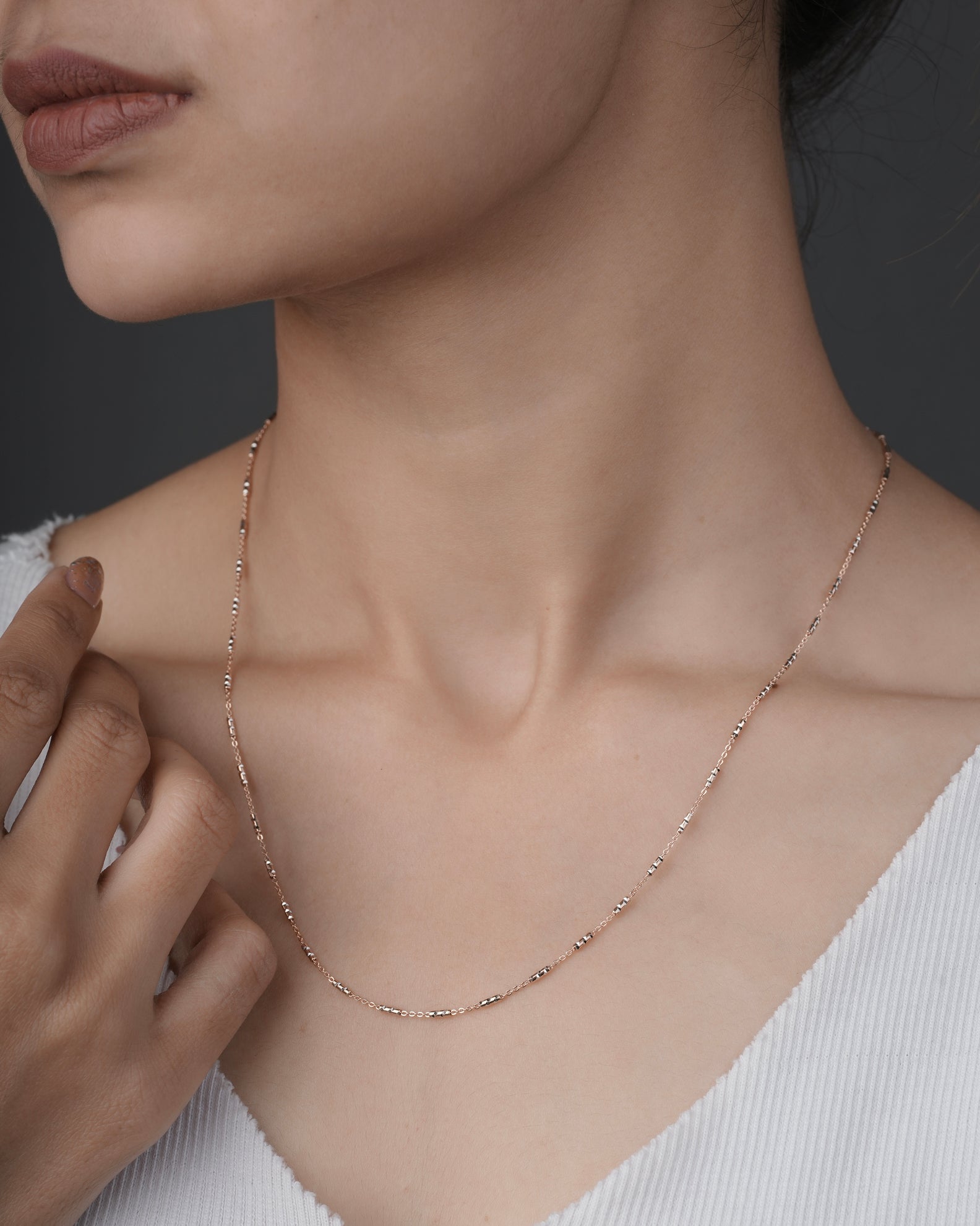 Women multilayer rounded neck necklace